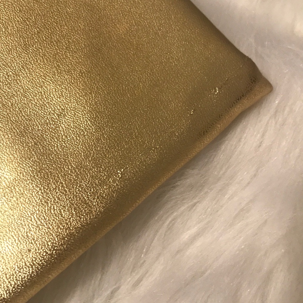 ✨ Gold Clutch ✨ - Picture 4 of 5